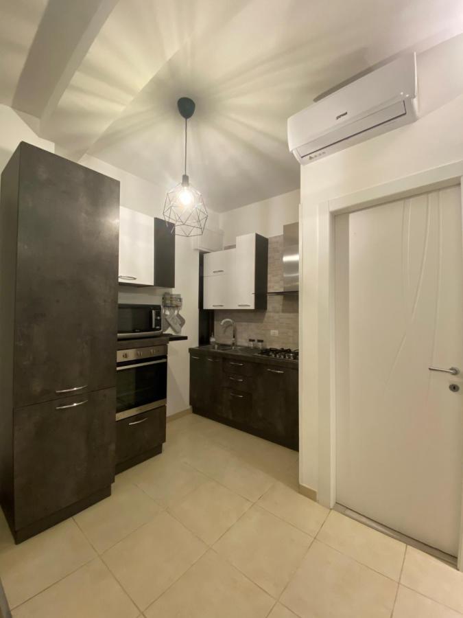Civico 107 - Apartment With Private Parking Куарту-Сант'Элена Экстерьер фото