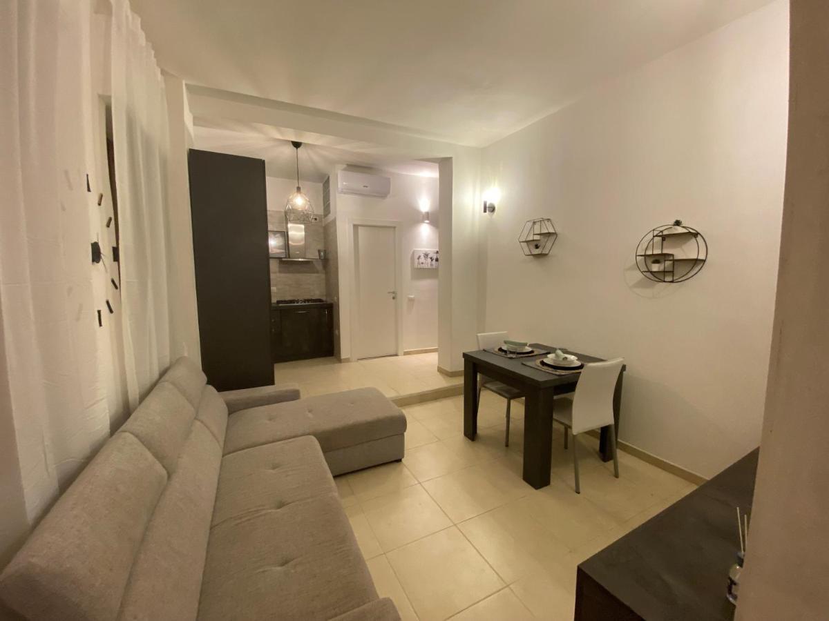 Civico 107 - Apartment With Private Parking Куарту-Сант'Элена Экстерьер фото