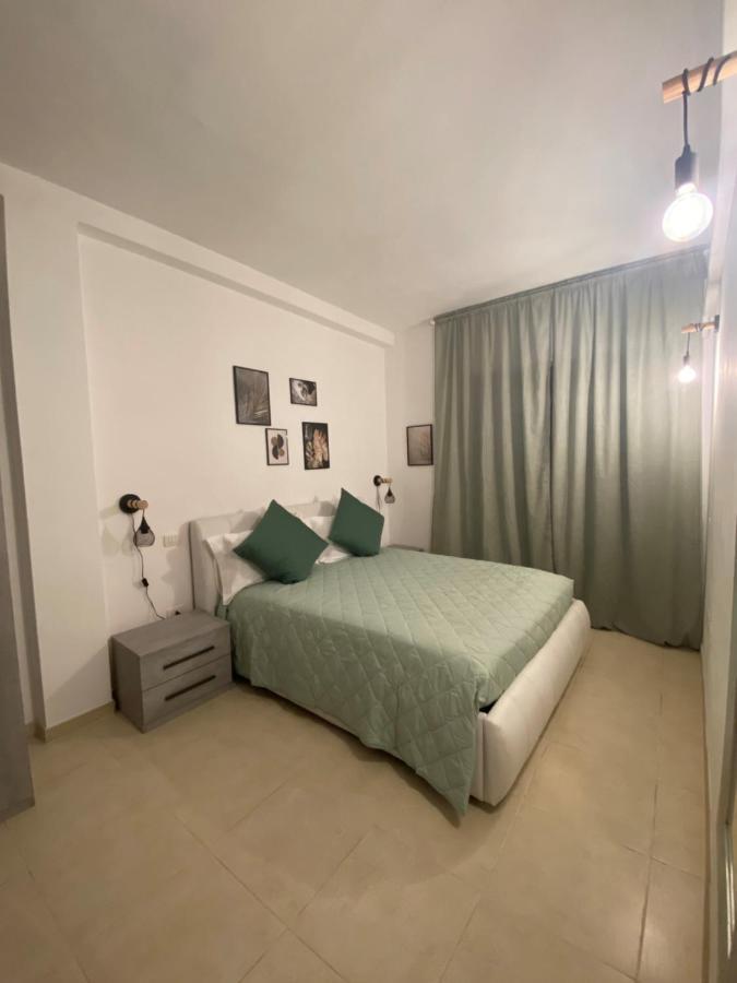 Civico 107 - Apartment With Private Parking Куарту-Сант'Элена Экстерьер фото