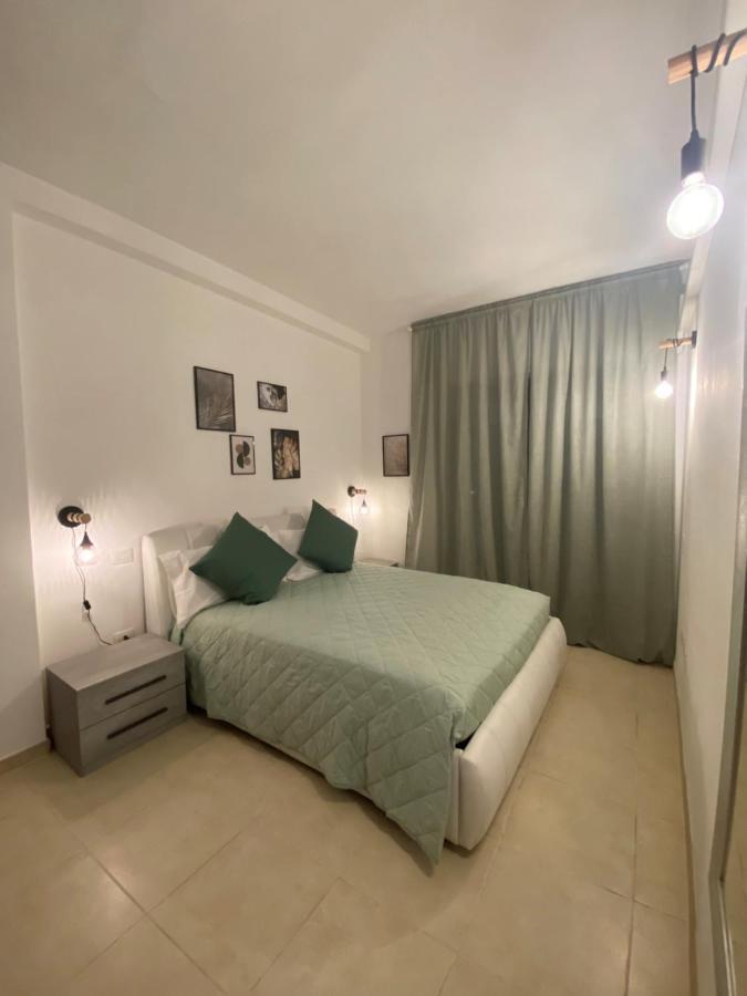 Civico 107 - Apartment With Private Parking Куарту-Сант'Элена Экстерьер фото