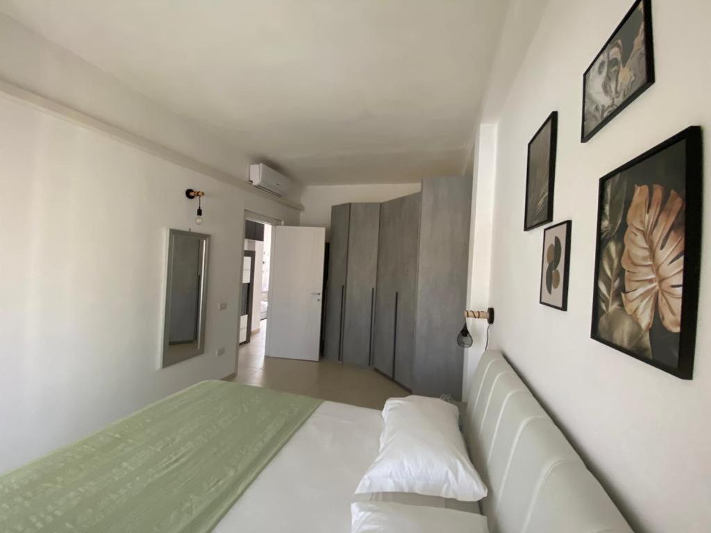 Civico 107 - Apartment With Private Parking Куарту-Сант'Элена Экстерьер фото